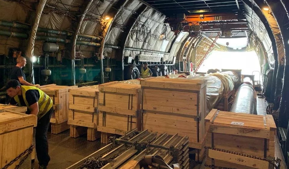 Fracht employees packing an aircraft