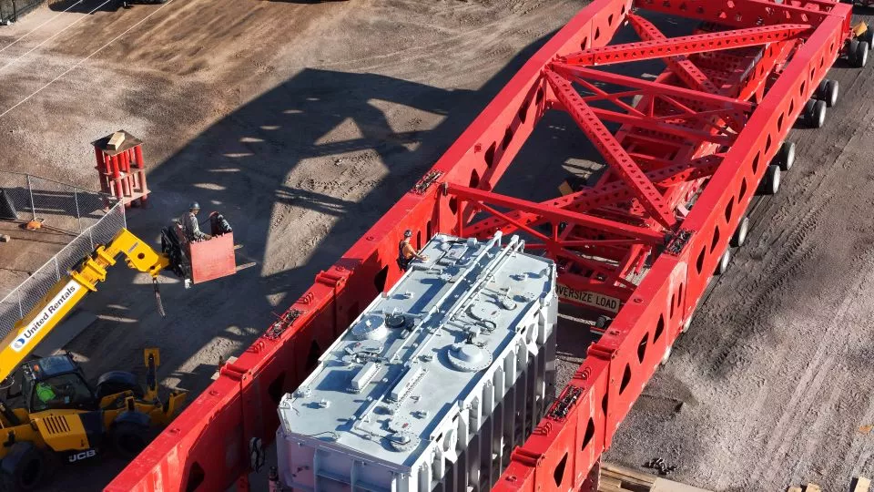 Power moves transformer