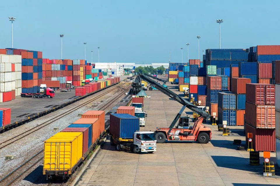 Freight loading site logistics